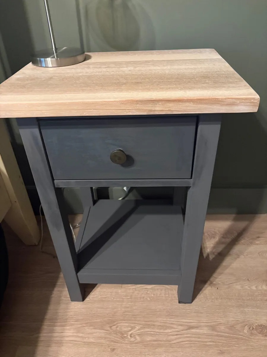 Bedside tables x 2 - Image 4