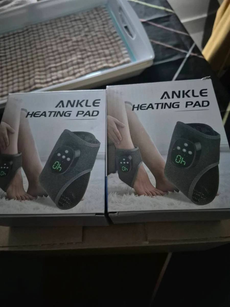3 IN 1 FOOT MASSAGER/HEATING PADS - Image 1