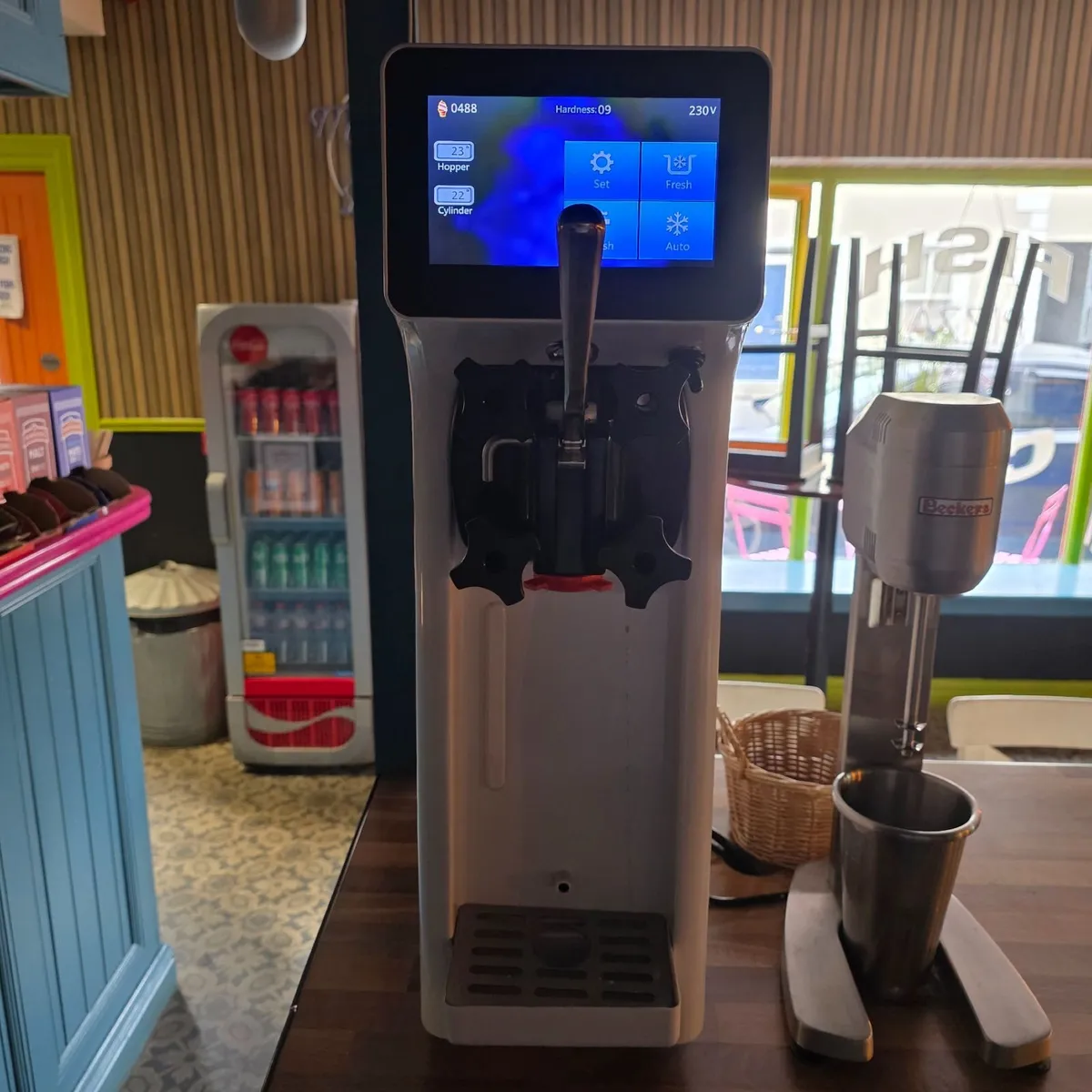 Ice cream machine - Image 1