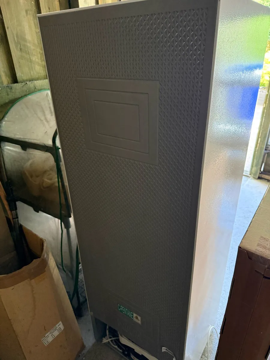 PowerPoint Fridge freezer - Image 4