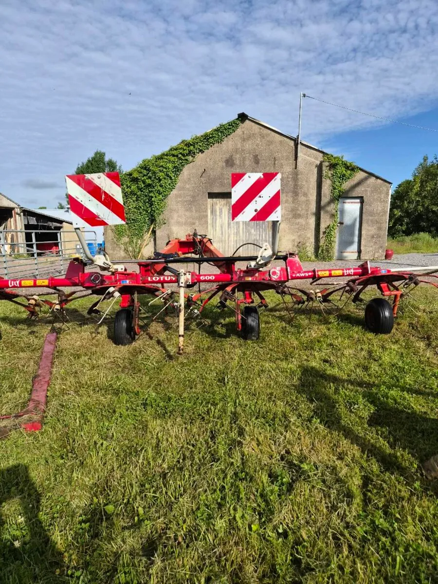 Lely Lotus Tedder - Image 1