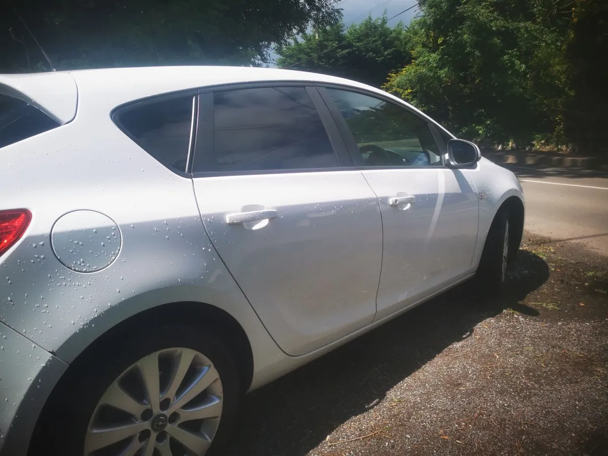 Opel Astra 2013 - Image 3