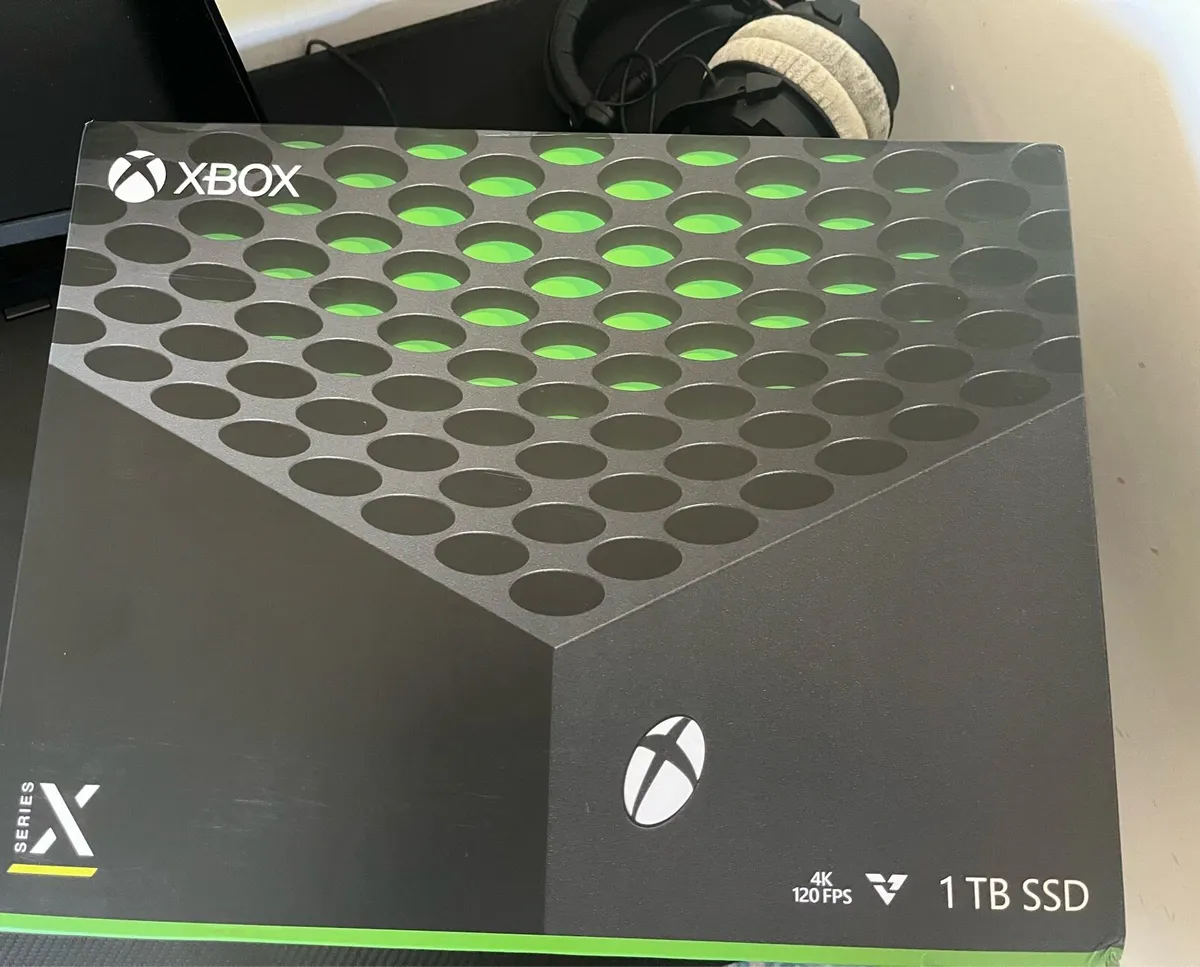 XBOX Series X - 1TB - Image 2