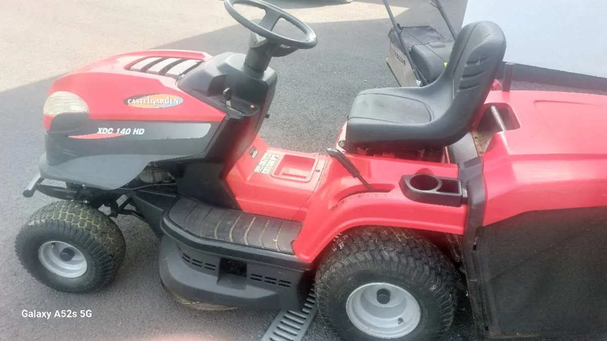 Ride on mower - Image 2