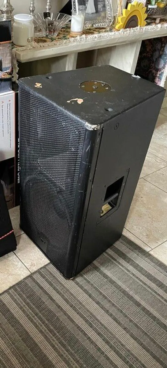 Verve 152 700W 8 Ohm - 126.5dB SPL Full-Range Speaker Pair - Image 1
