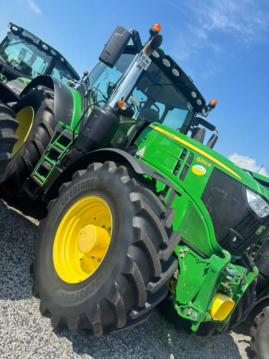 2019 John Deere 6250R - Image 1