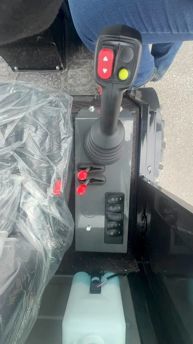 HPS Mini front  Loader - Image 2