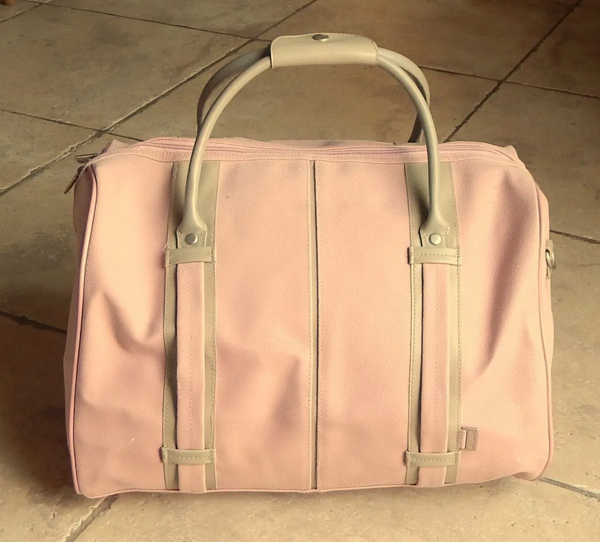 Antler brand Ladies Travel Bag - Image 2