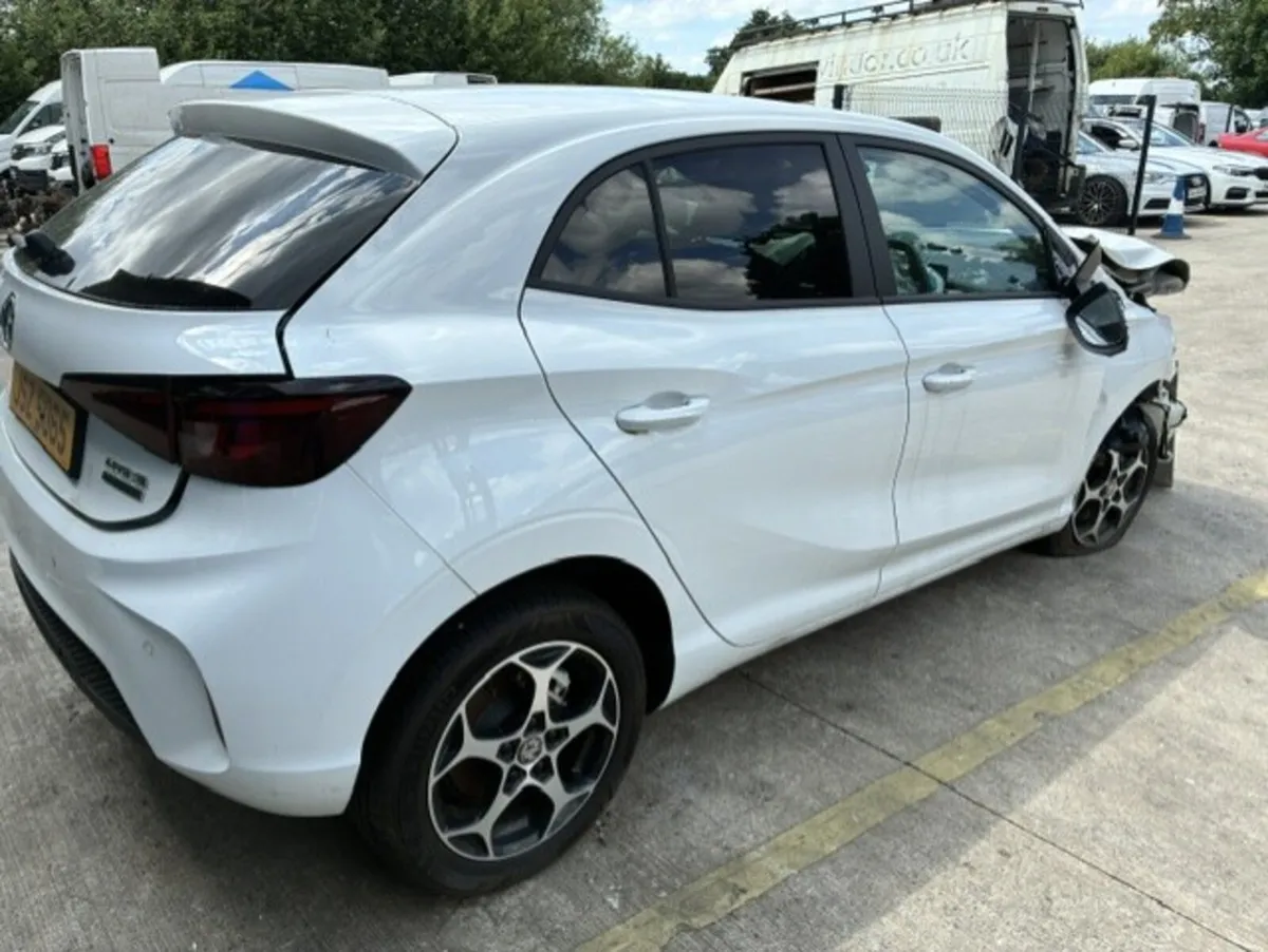 2025 mg3 parts breaking - Image 2