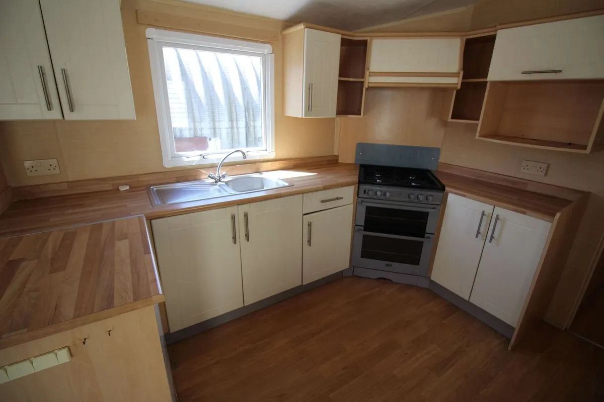 2009 Willerby Savoy mobile home - Image 3