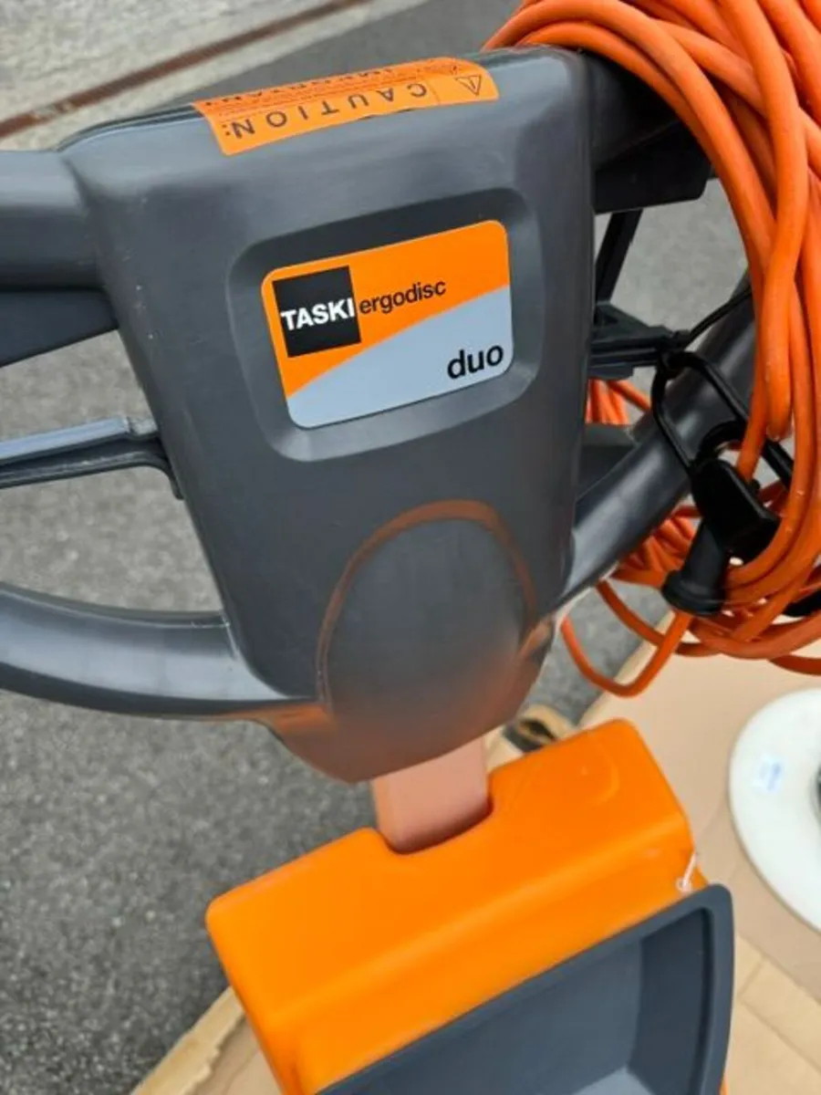 Floor Cleaning Machine - Image 3