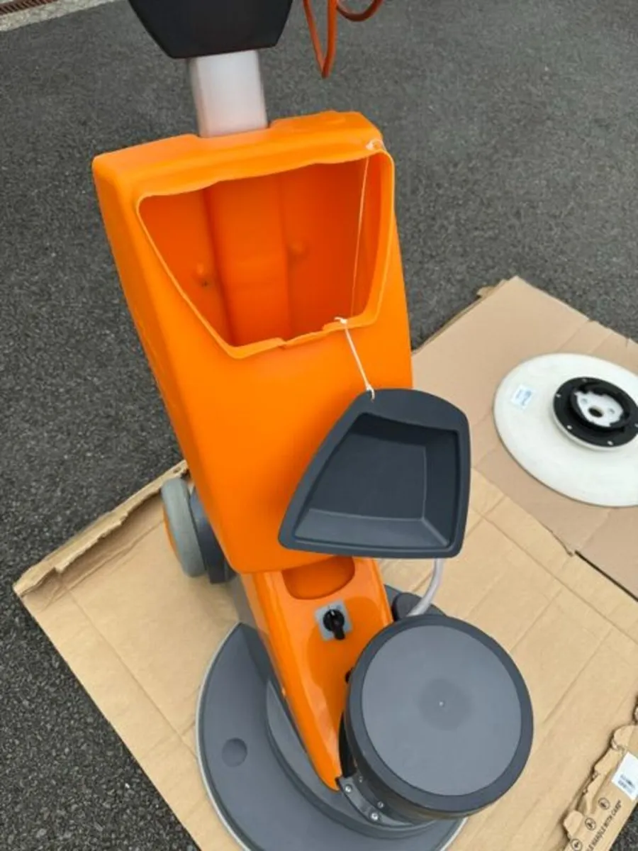Floor Cleaning Machine - Image 4