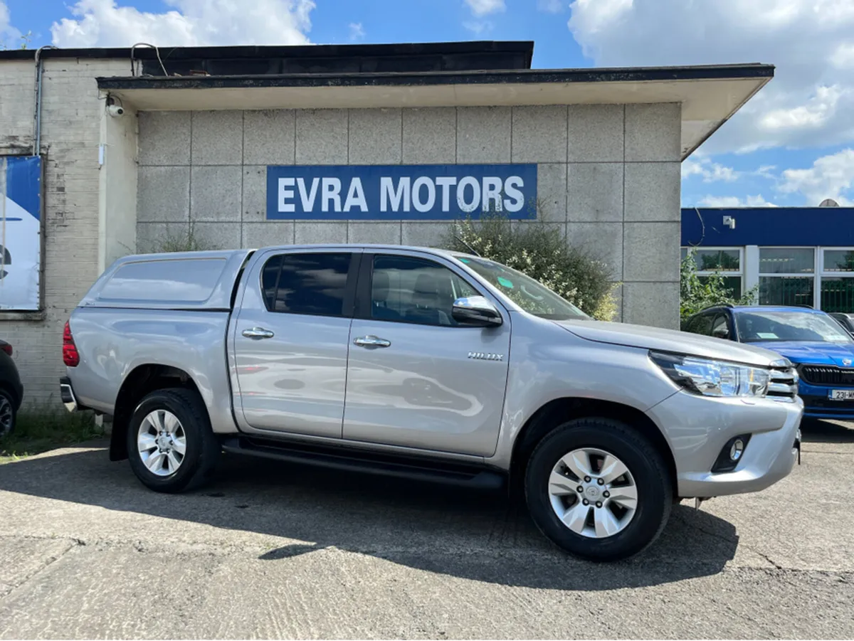 Toyota Hilux DOUBLE CAB 2.4 DIESEL - Image 3