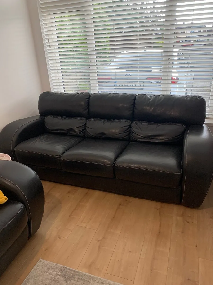 Couches - Image 2