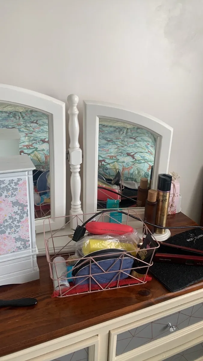 Bedroom furniture - Image 2