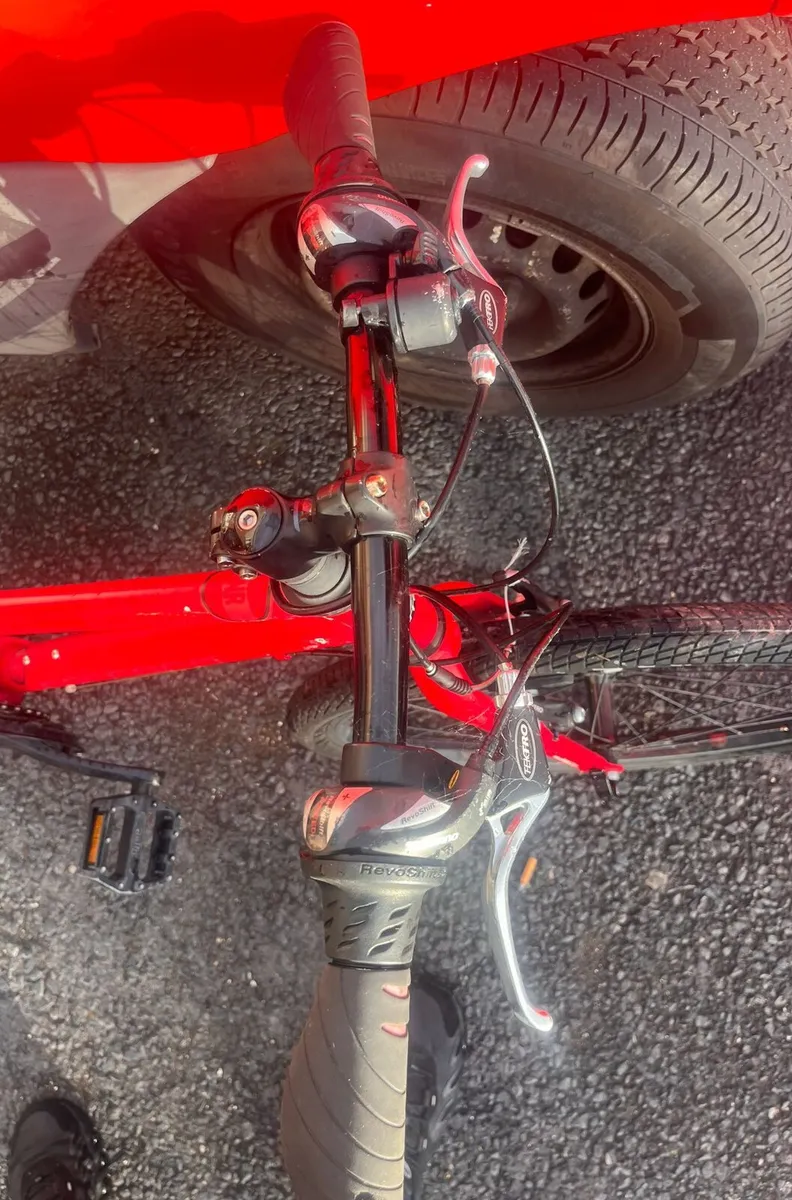 CARRERA ABYSS 13INCH FRAME/26 INCH WHEELS IN GOOD - Image 4