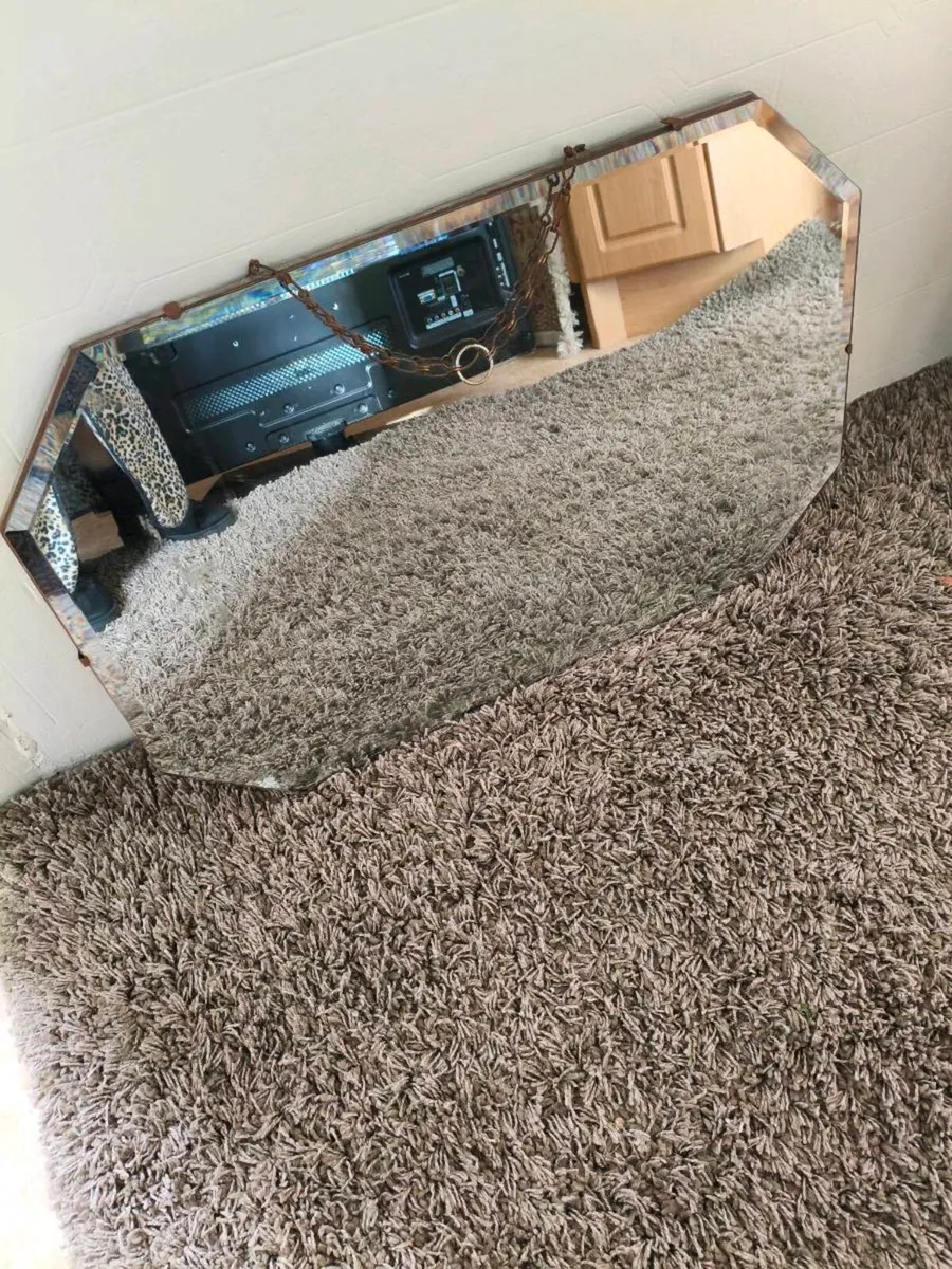 Vintage style beveled edging mirror. - Image 2