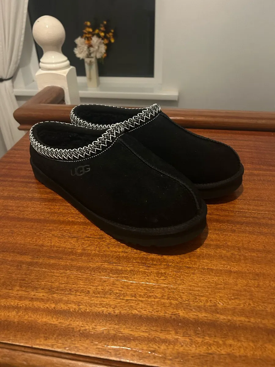 Black uggs - Image 2