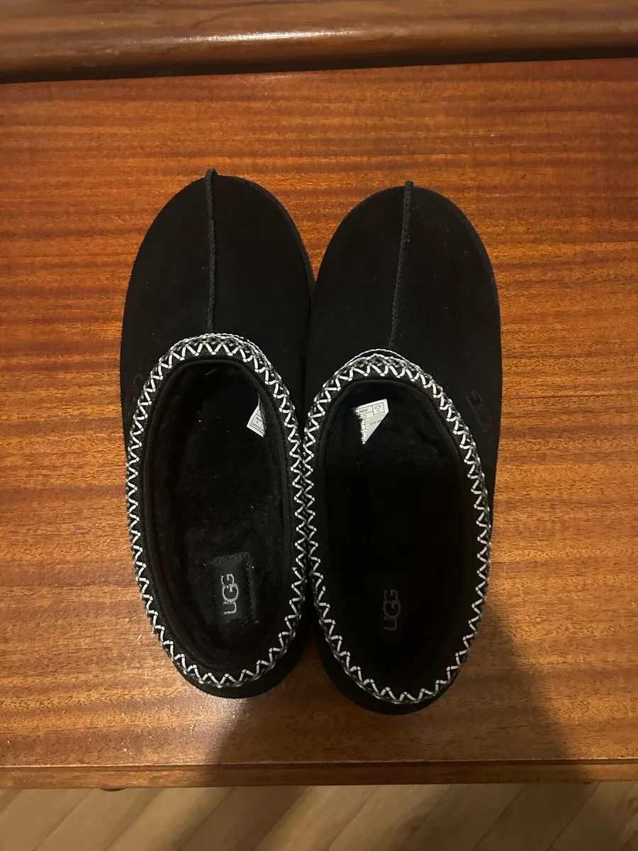 Black uggs - Image 4