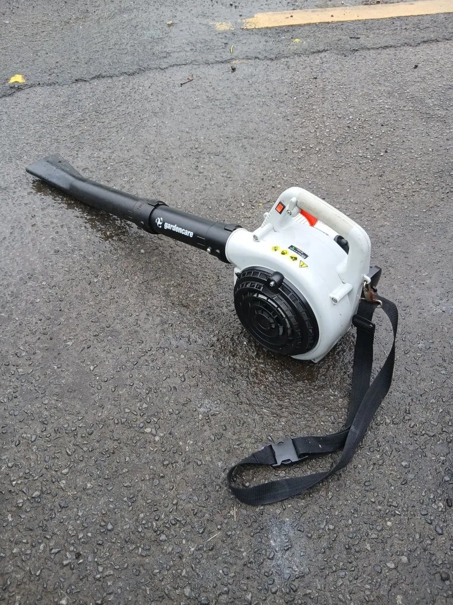 Leaf blower petrol running 100-percent - Image 1