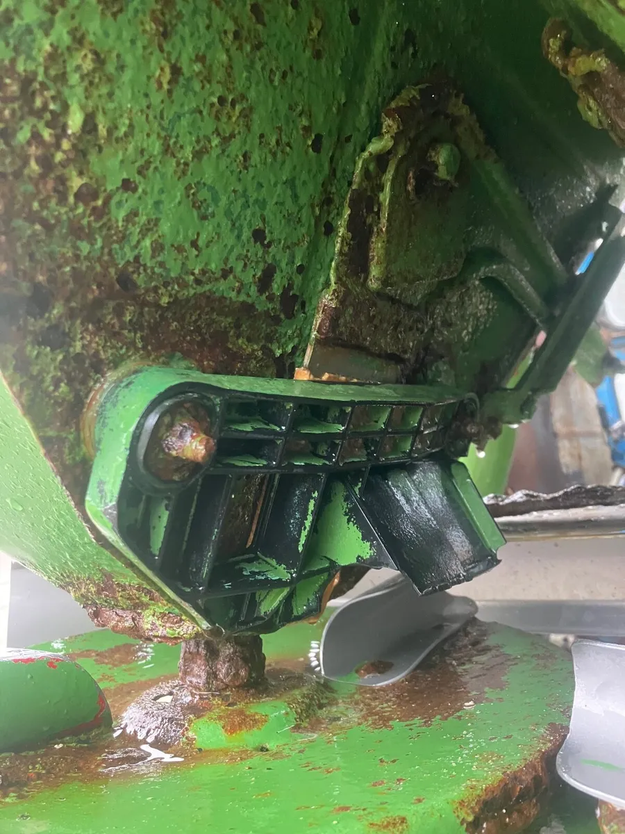 Amazon fertilizer spinner/shaker - Image 2
