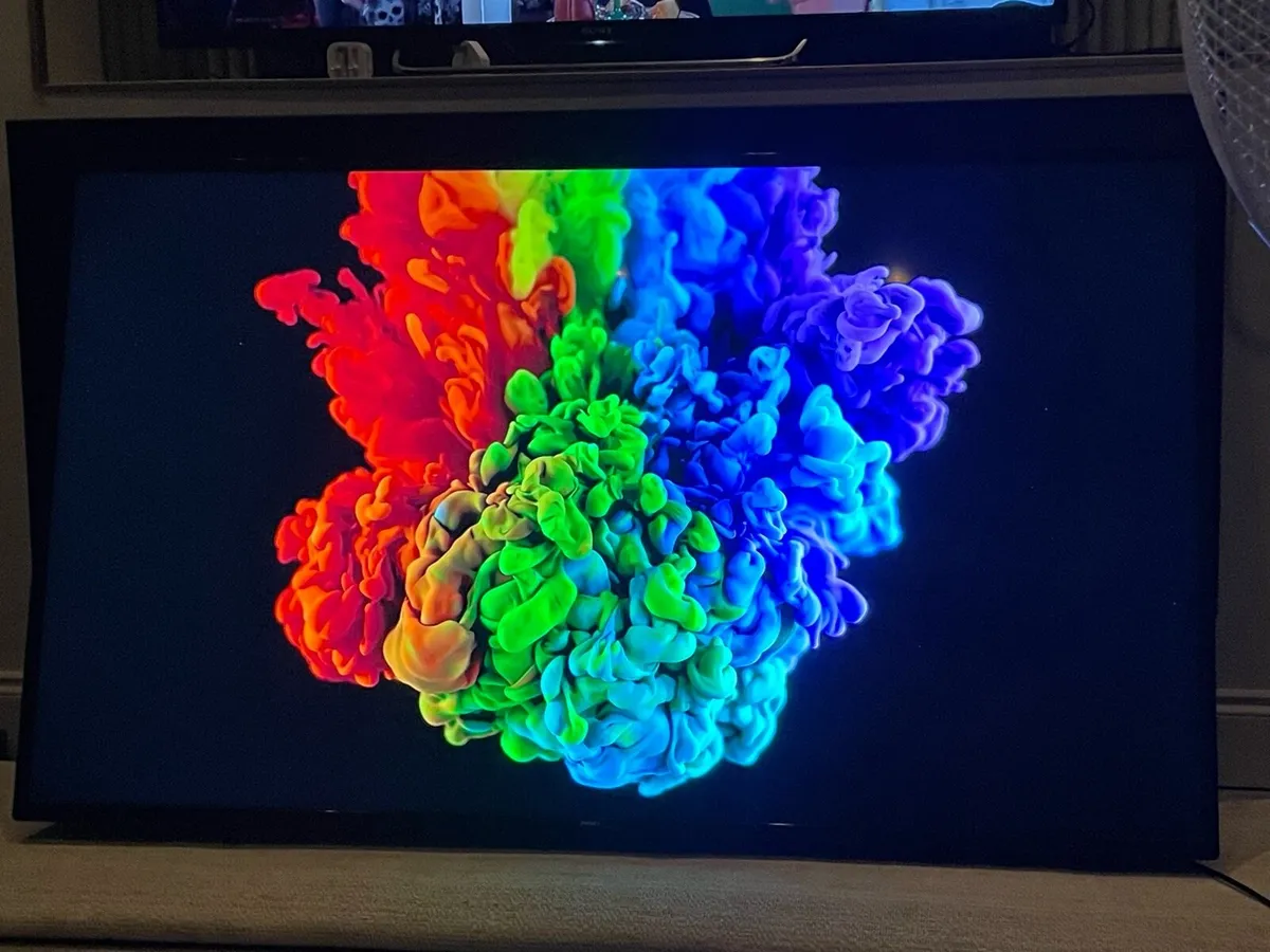 58” PHILIPS 4k ULTRA HD SMART TV - Image 2