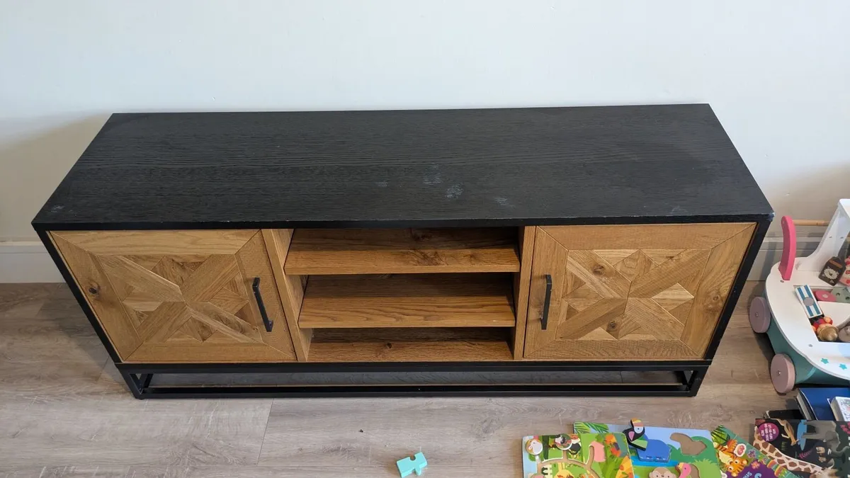 TV Unit - Image 3