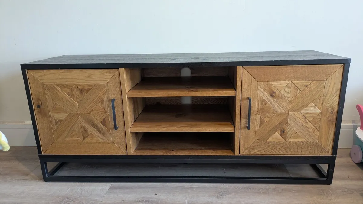 TV Unit - Image 4