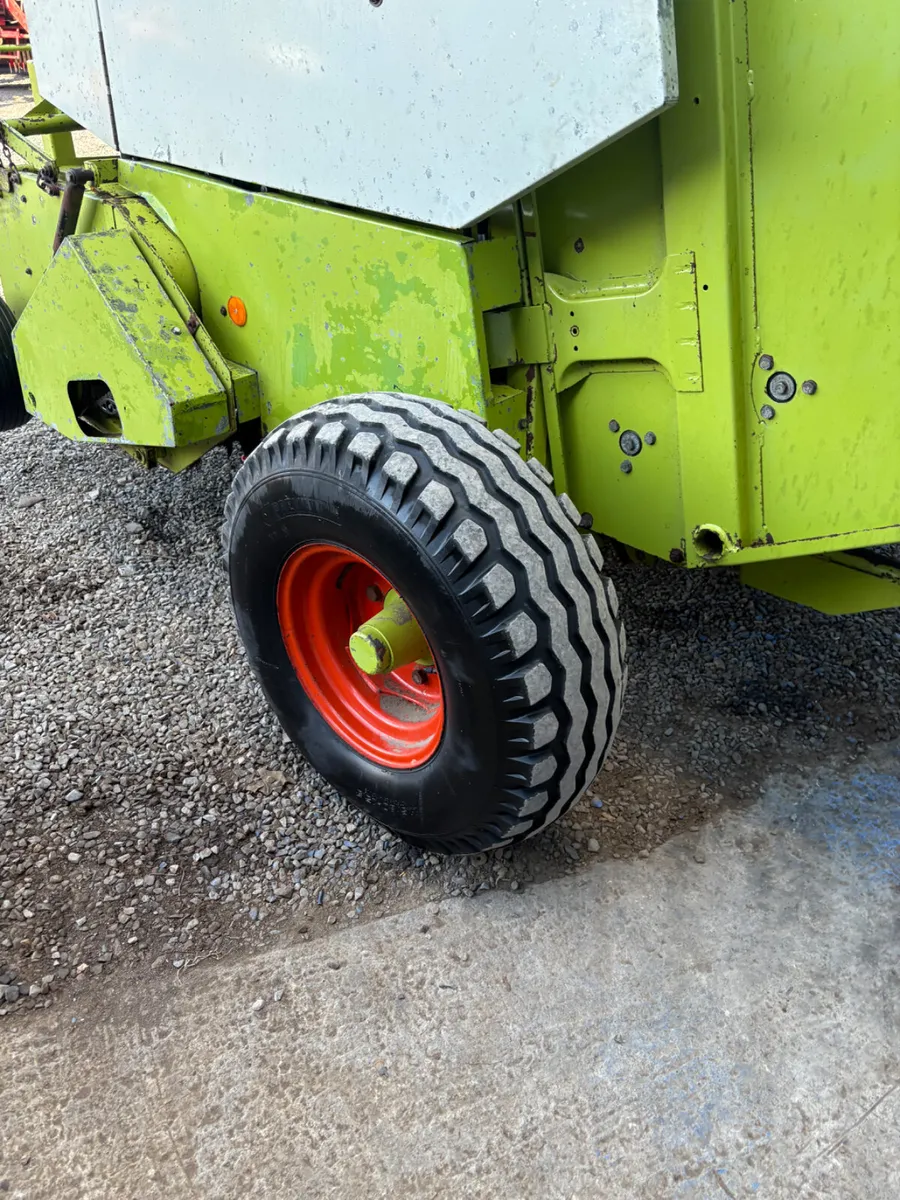 Claas Round Bailer - Image 3