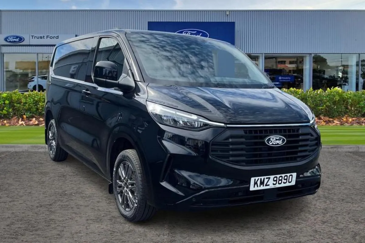 Ford Transit Custom 2.0 320 EcoBlue Limited Panel - Image 1