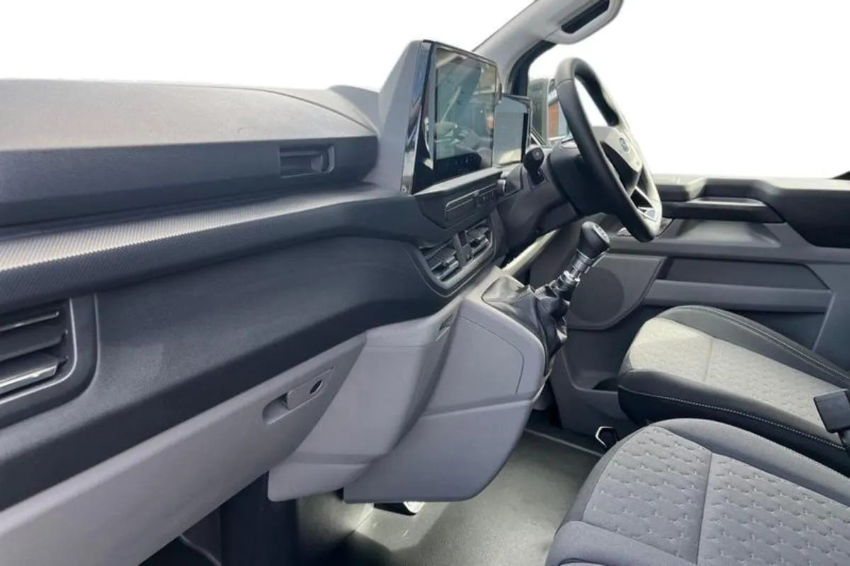 Ford Transit Custom 2.0 320 EcoBlue Limited Panel - Image 3