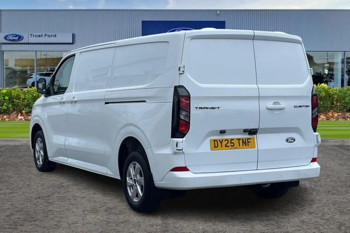 Ford Transit Custom LIMITED - Image 2