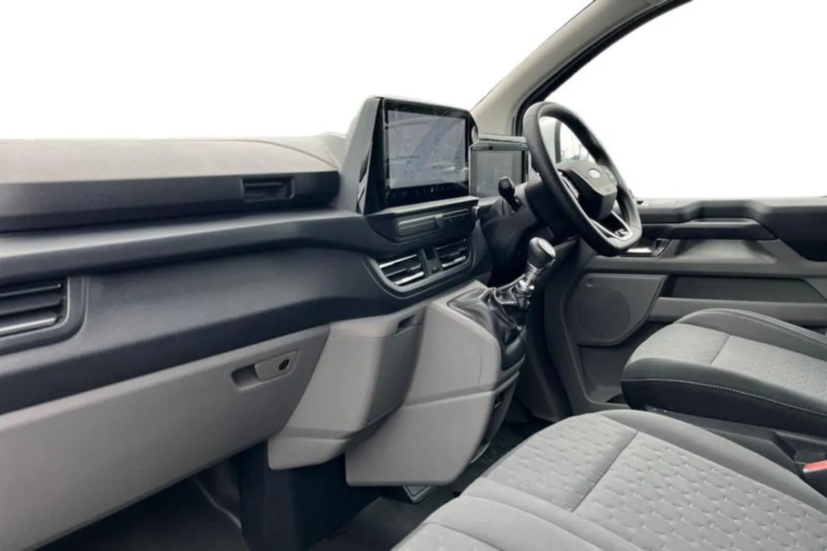 Ford Transit Custom LIMITED - Image 3