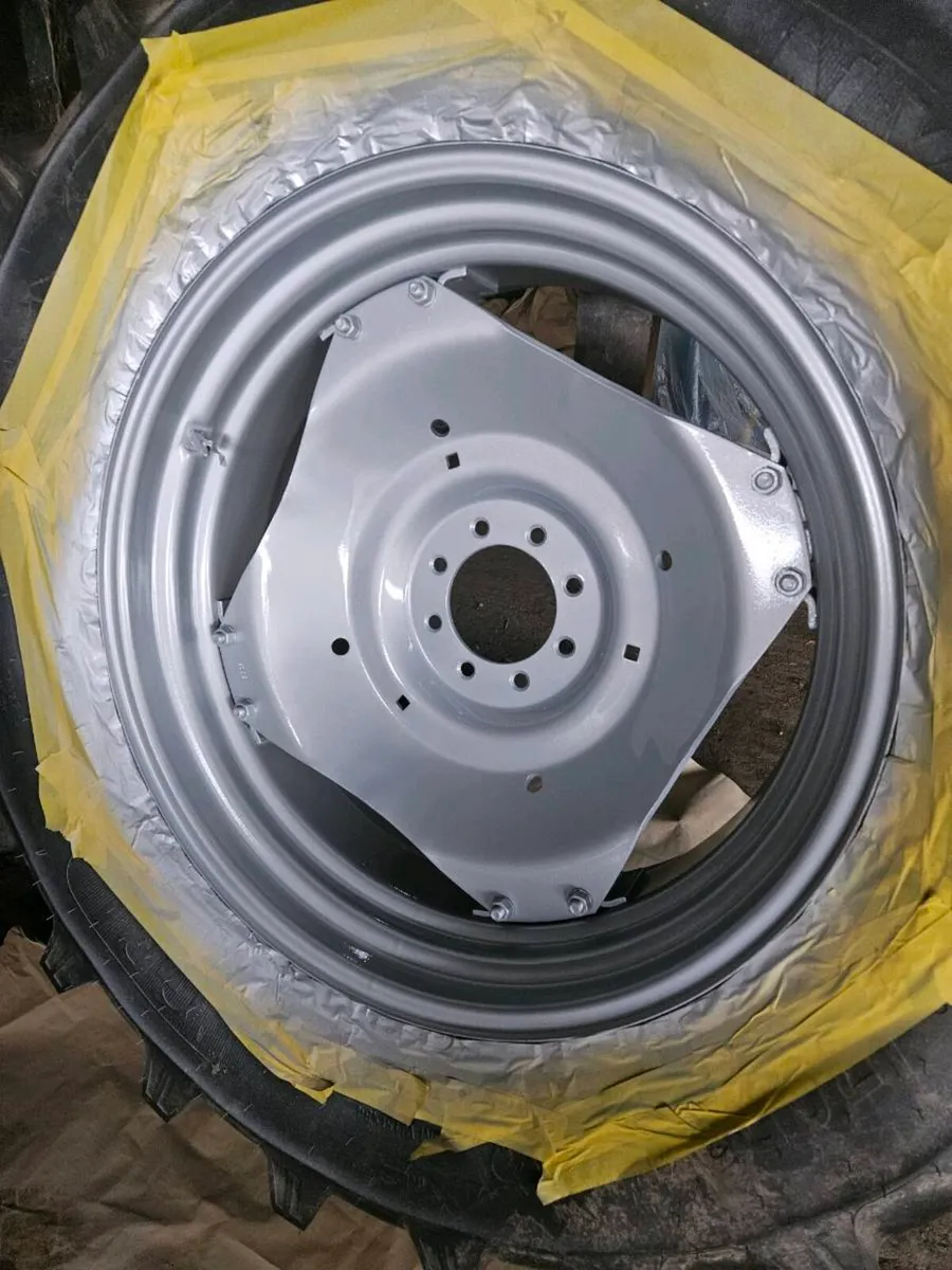 Wheels Respray on Site - Tractor-Dumper-Teleporter - Image 1