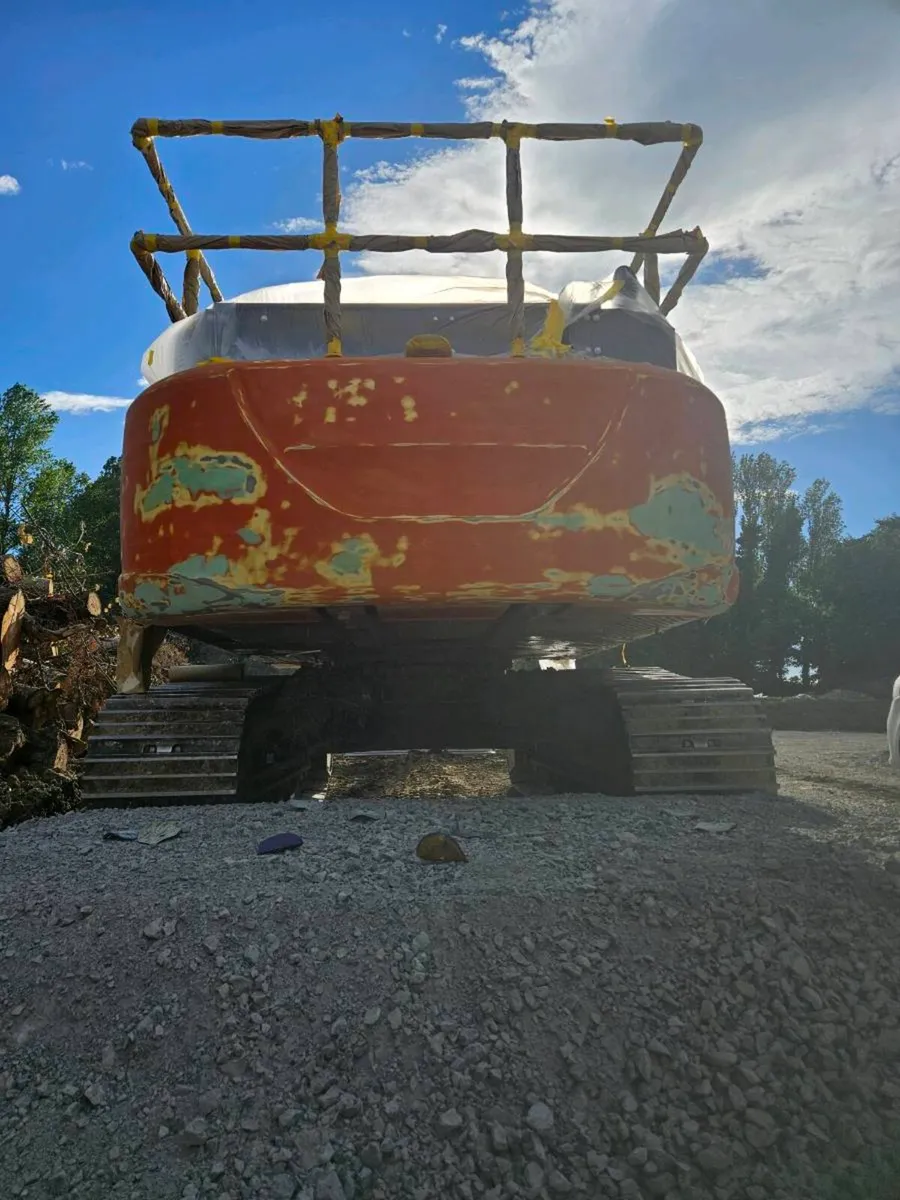 Balance Digger-Hitachi-JCB Site respray industrial - Image 4