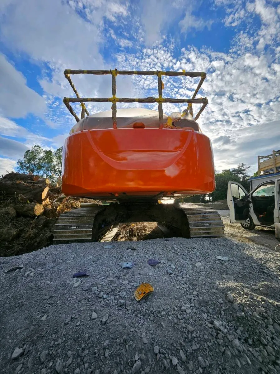 Balance Digger-Hitachi-JCB Site respray industrial - Image 1