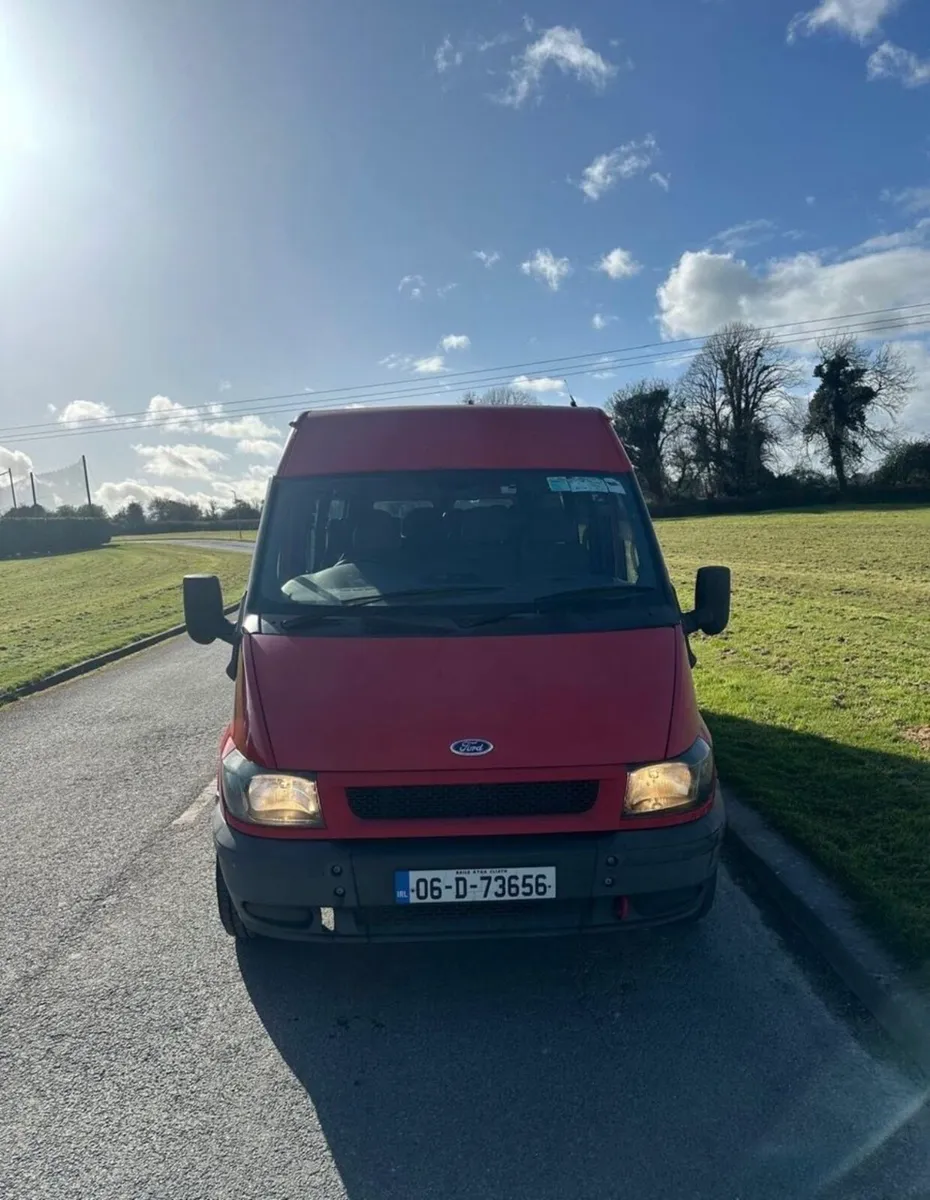 Ford Transit 2006 Minibus - Image 2