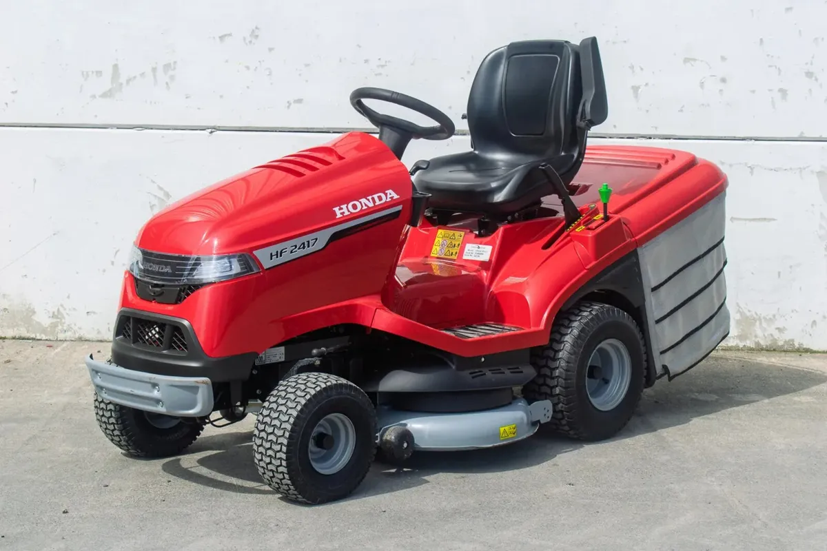 Honda HF 2417 Lawnmower - Image 2