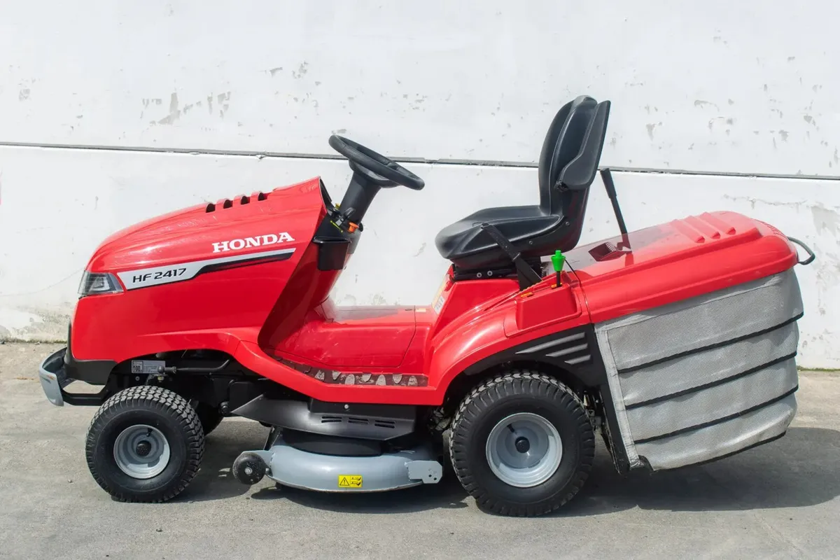 Honda HF 2417 Lawnmower - Image 3
