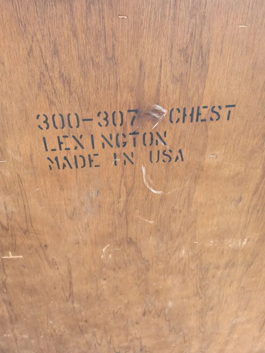 Large America  lexington cherry  chest of drawers - Image 3