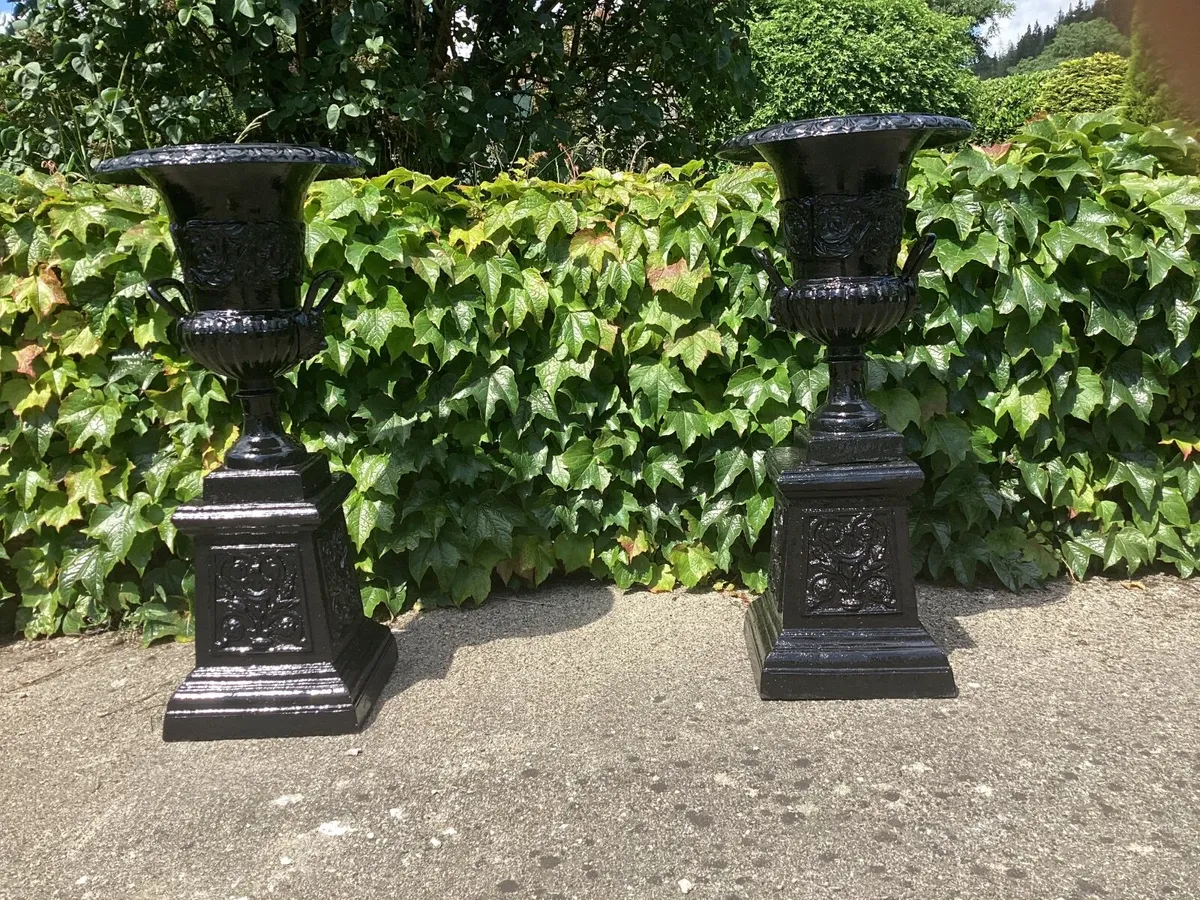 Cast iron urns - Image 2