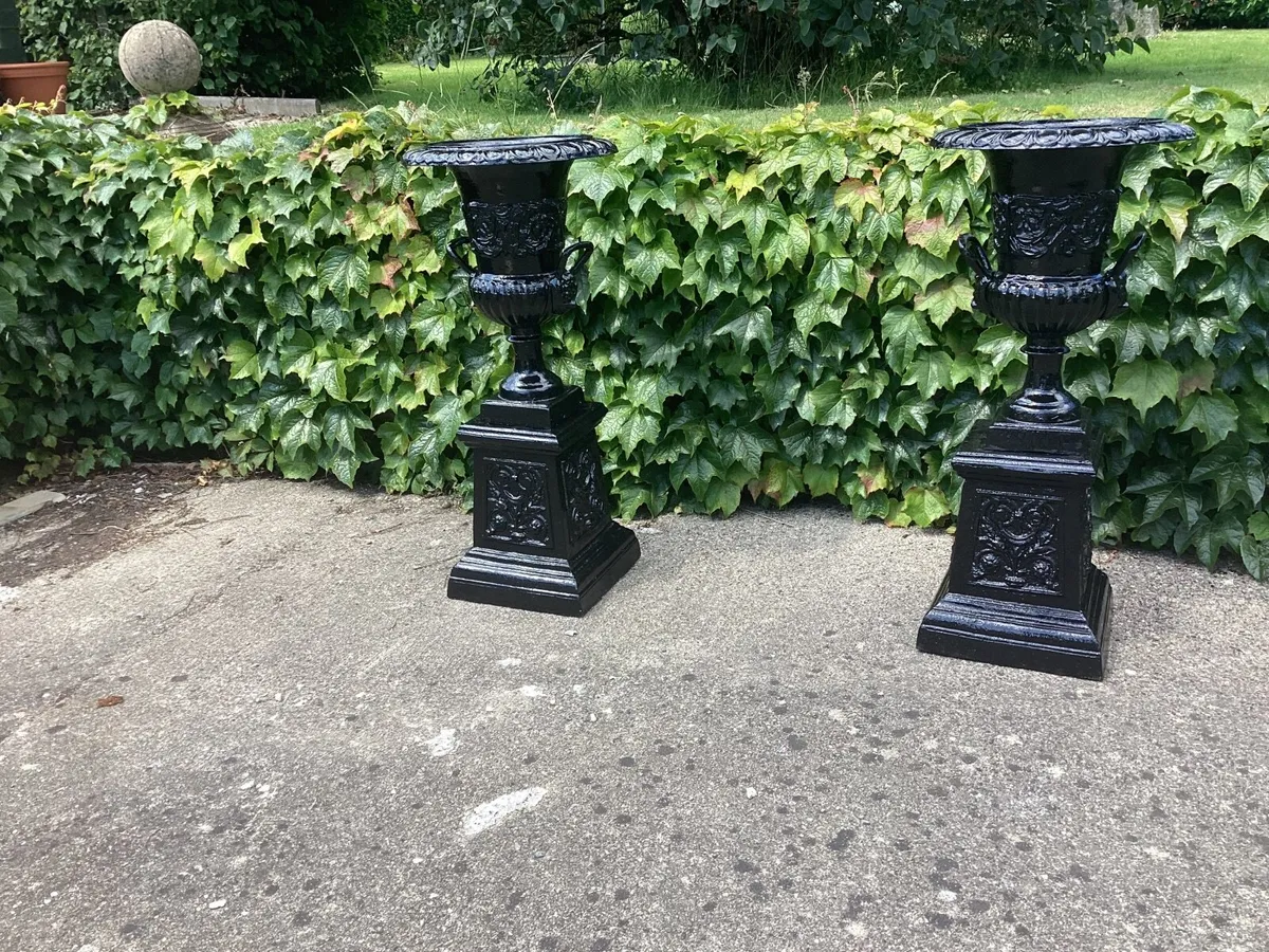 Cast iron urns - Image 4
