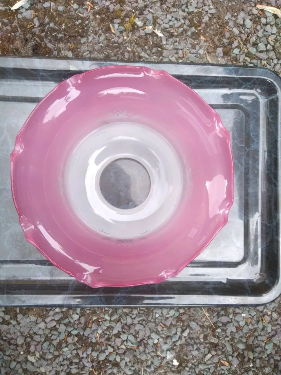 3no.Pink Glass Lamp Shades for Old Oil Lamps.€140 - Image 1