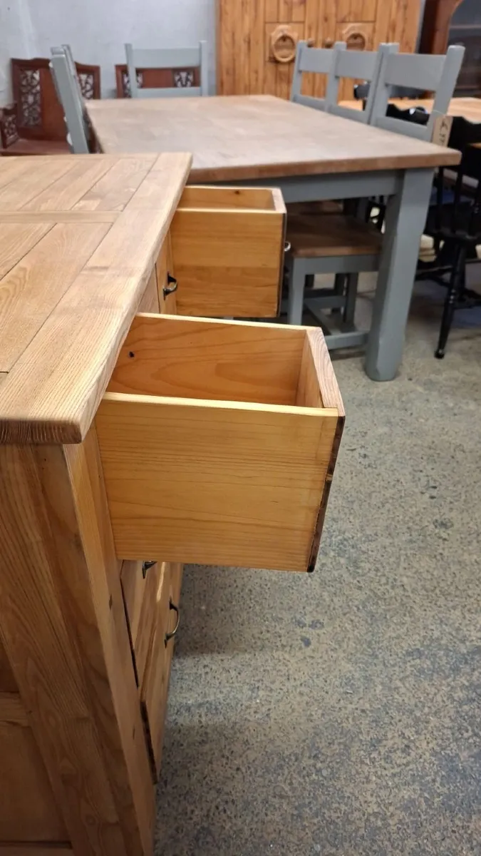Solid oak chest of drawers - Image 3
