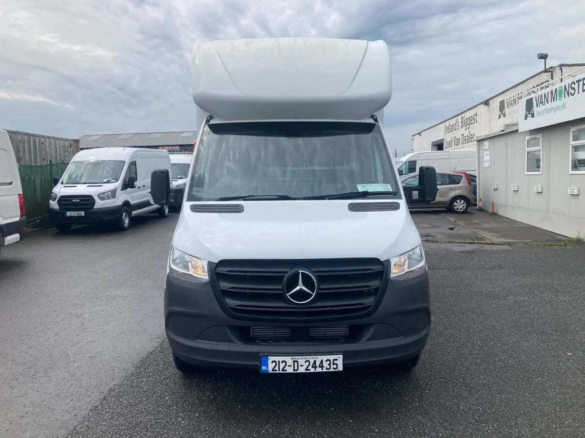 Mercedes-Benz Luton 2021 - Image 2