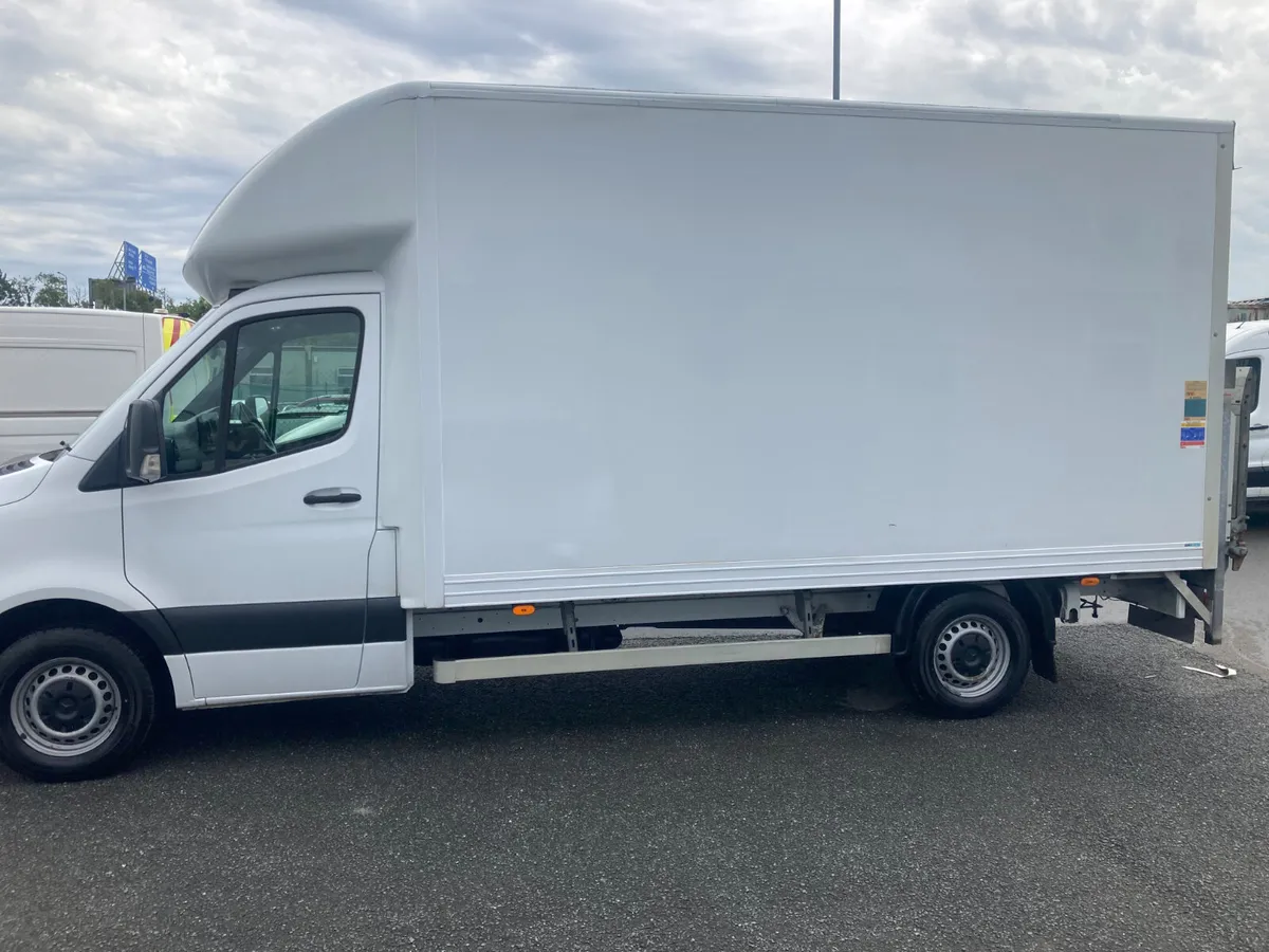 Mercedes-Benz Luton 2021 - Image 4