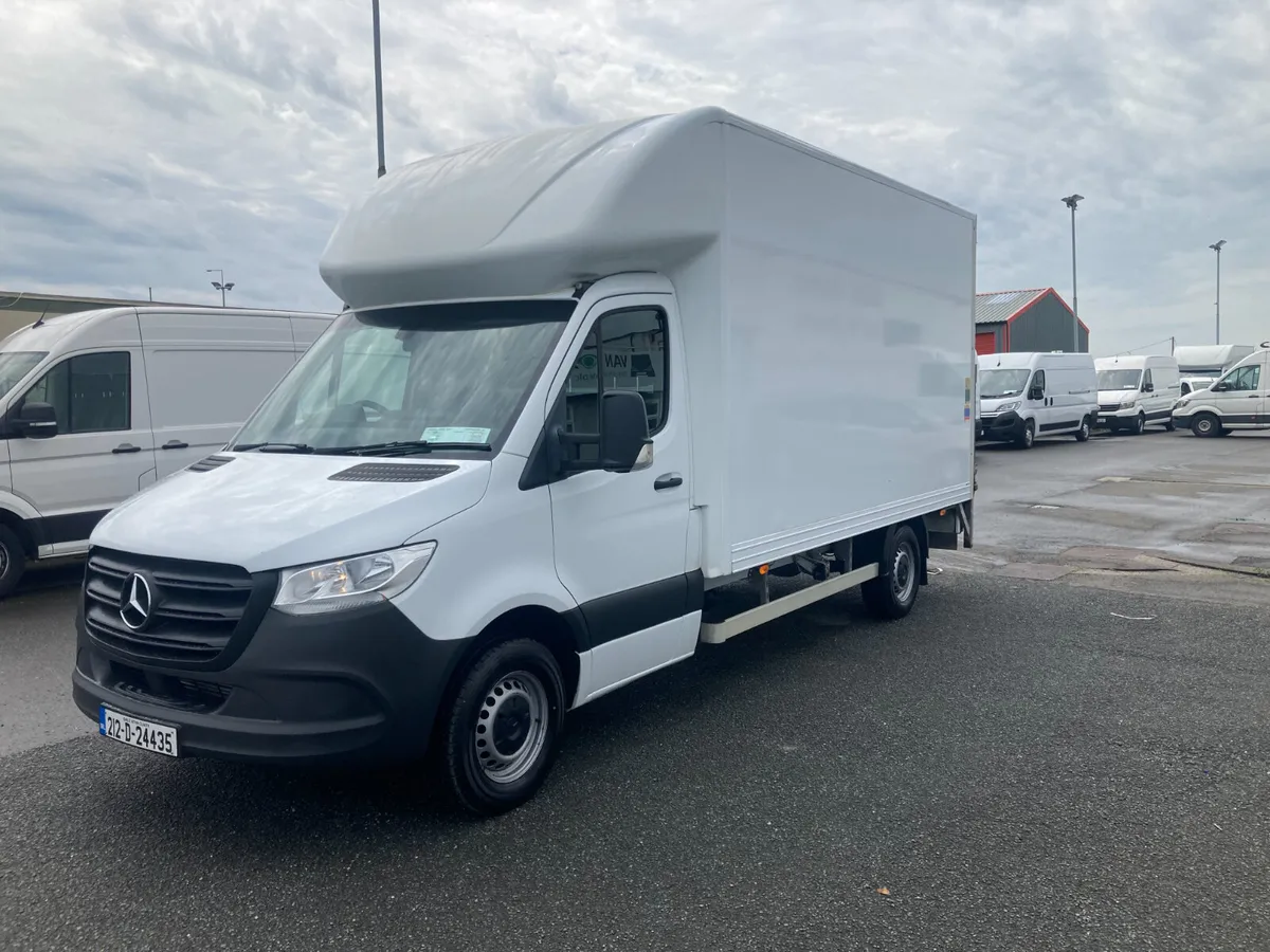 Mercedes-Benz Luton 2021 - Image 3