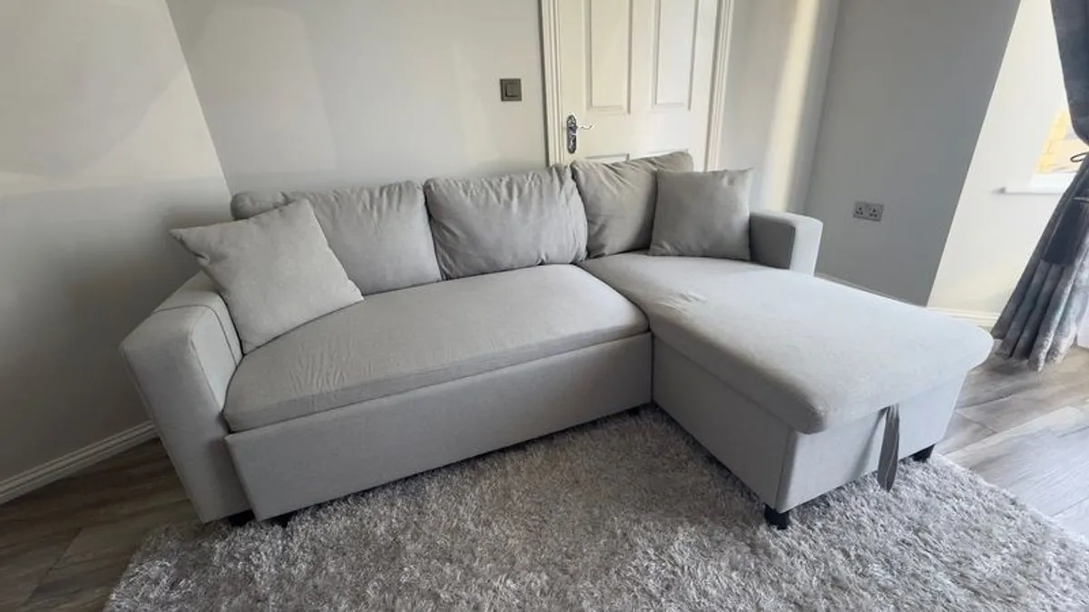 sofa - Image 1