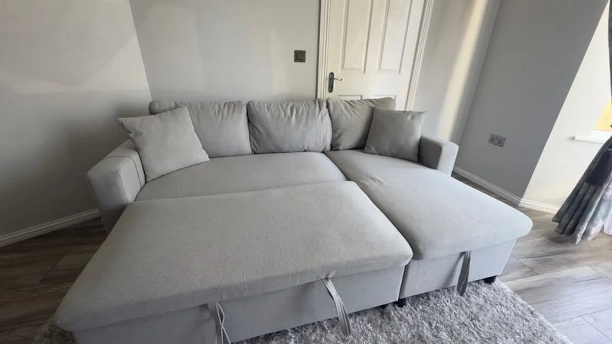 sofa - Image 3