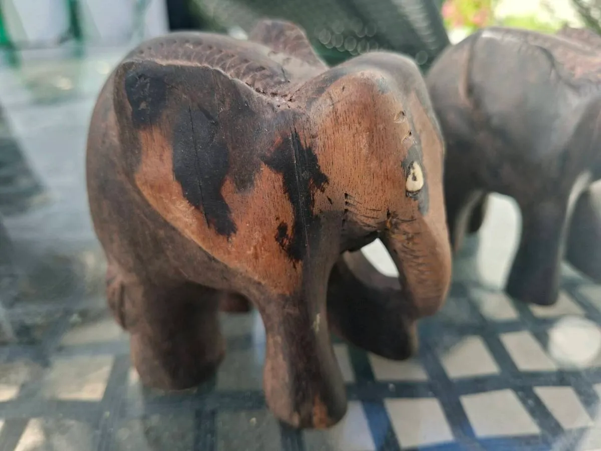 Lovely pair of Vintage Solid Rosewood Elephants - Image 3